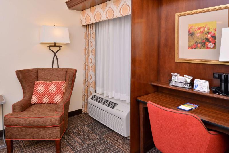 King Room - Mobility Access/Non-Smoking image 4