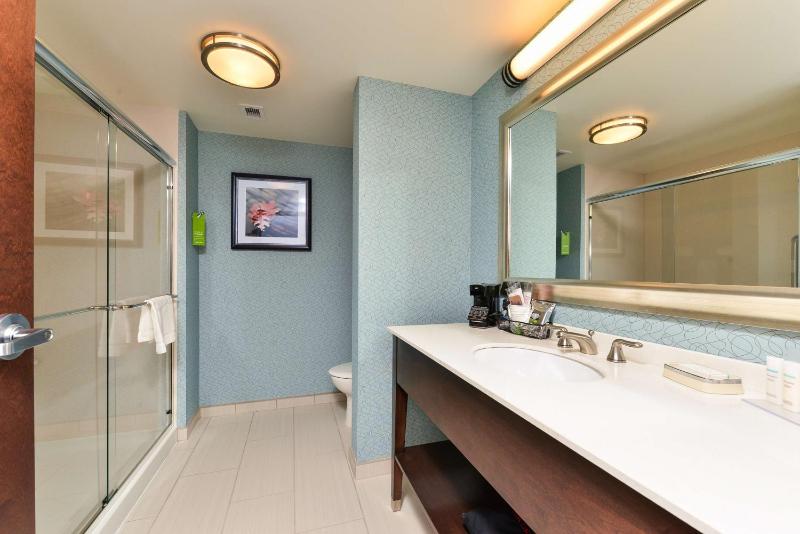 King Room with Sofa Bed - Hearing Accessible/Non-Smoking image 2