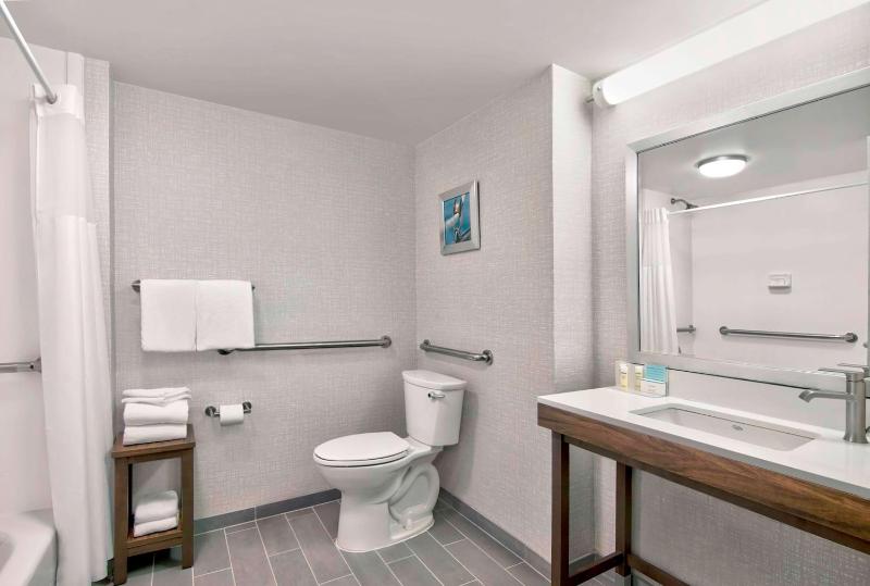 Hampton Inn Ft. Lauderdale Airport North Cruise Port - image 6