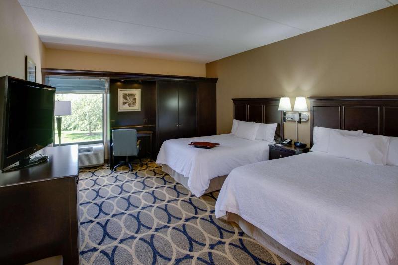 Room with Two Queen Beds - Non-Smoking image 1