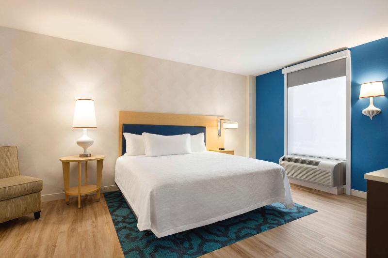 One-Bedroom King Suite - Non-Smoking image 4