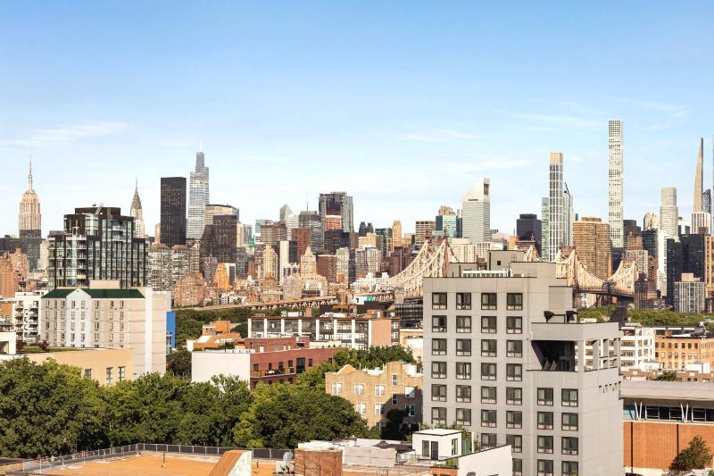 Queen Studio with City View image 3