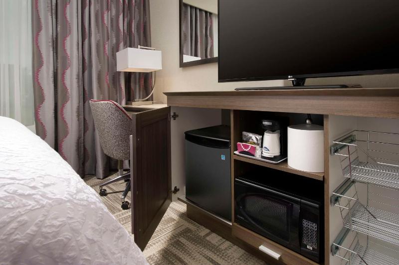King Room - Non-Smoking image 4