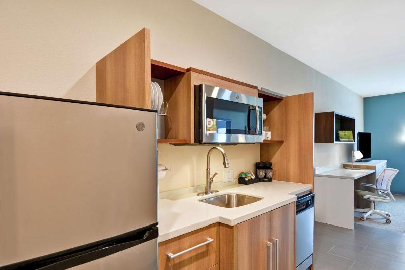 One-Bedroom King Suite - Non-Smoking image 3