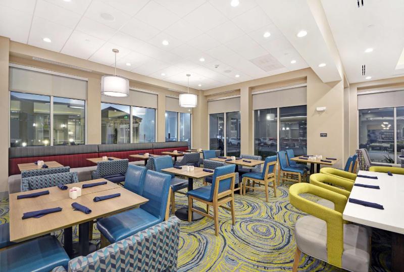Hilton Garden Inn Houston Hobby Airport - image 12