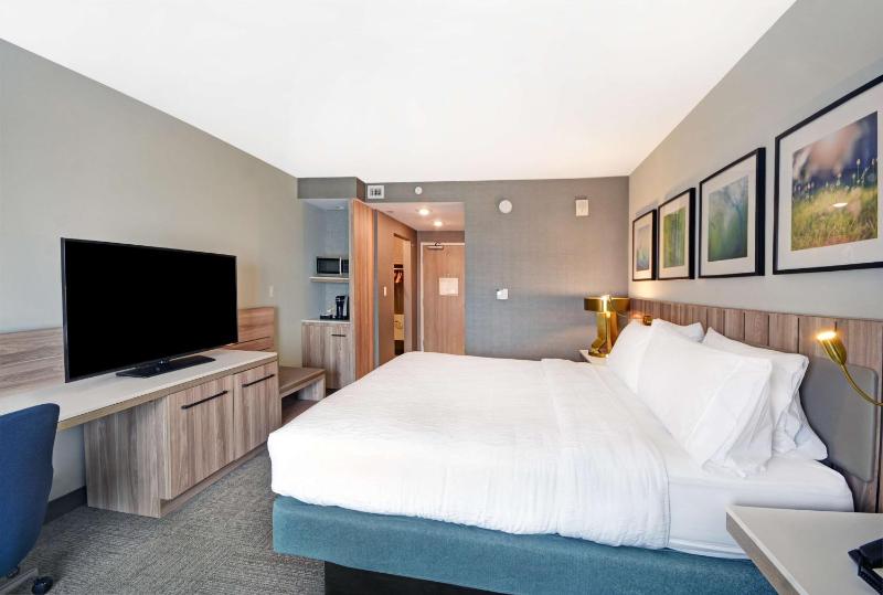 Hilton Garden Inn Houston Hobby Airport - image 3