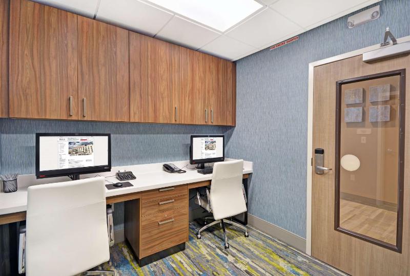 Hilton Garden Inn Houston Hobby Airport - image 20