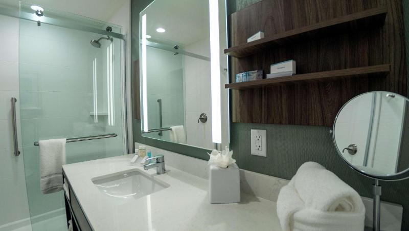 King Room image 2