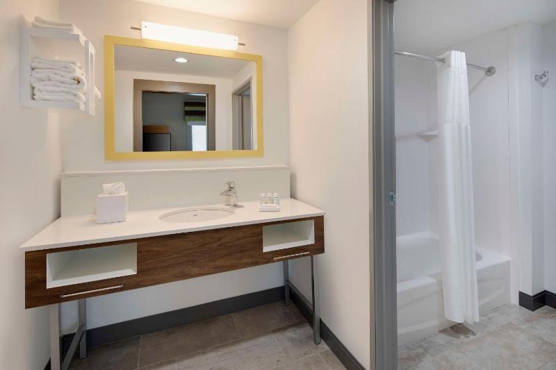 King Studio Suite - Hearing Access/Non-Smoking image 2