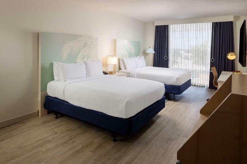 Queen Room with Two Queen Beds and Shower image 4