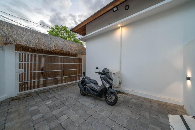 Villa Siang - Boho Chic 3BR Villa in Pererenan - image 4
