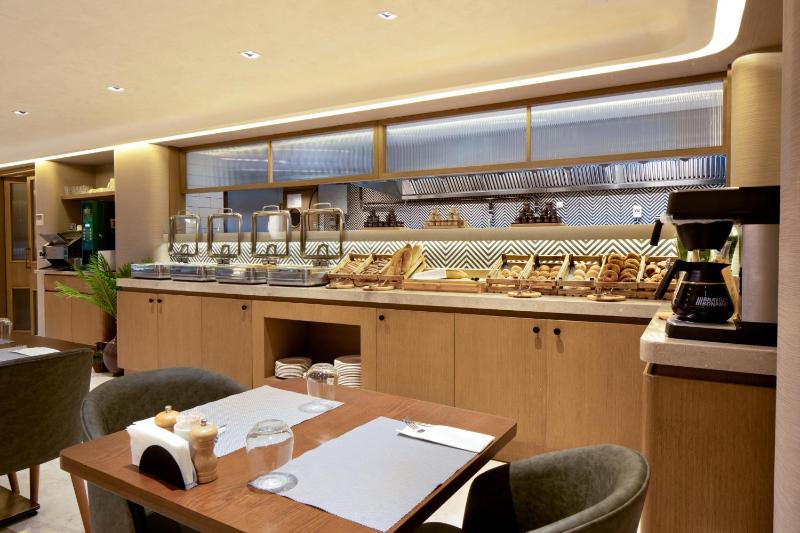 Bentley Hotel Old City-Special Class - image 4