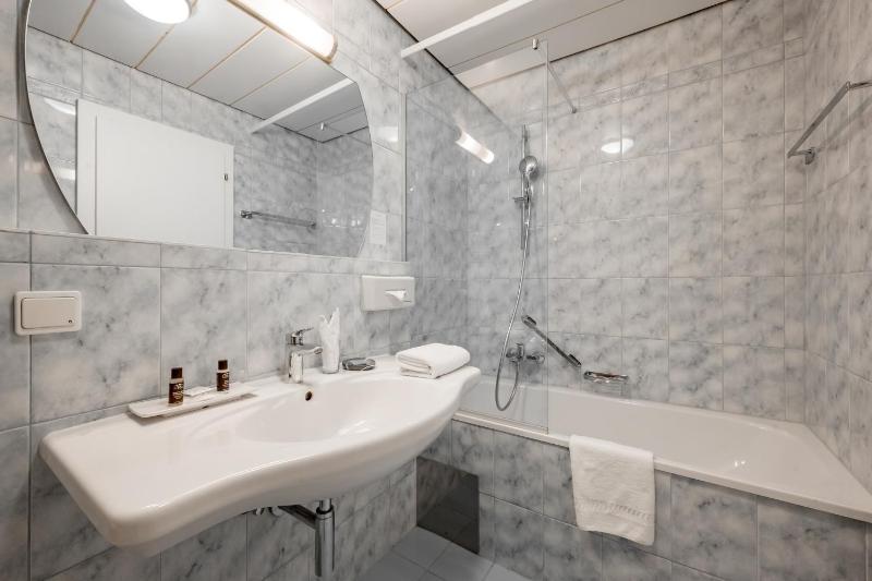 Standard Single Room image 4