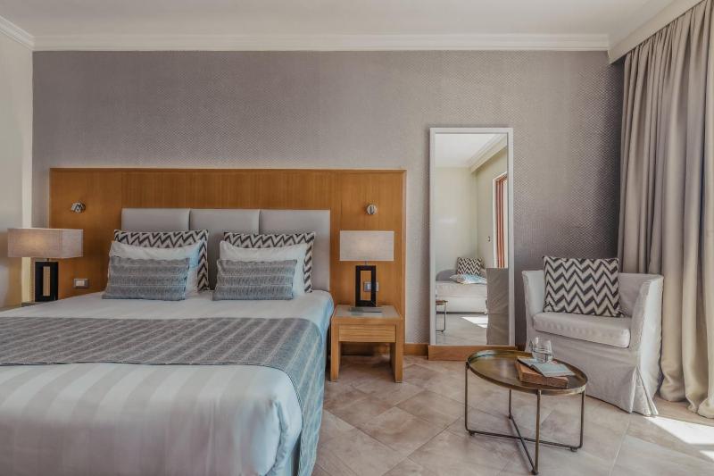 Superior Double Room with Sea View image 4