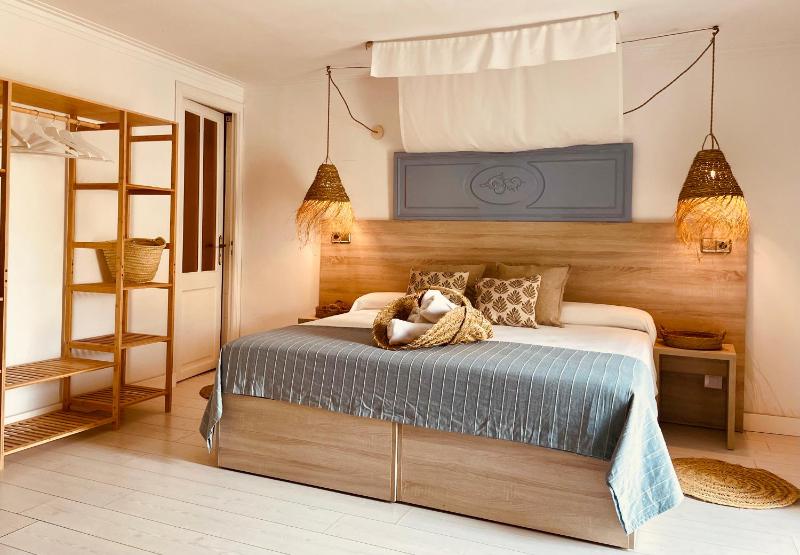 Superior Double Room image 4