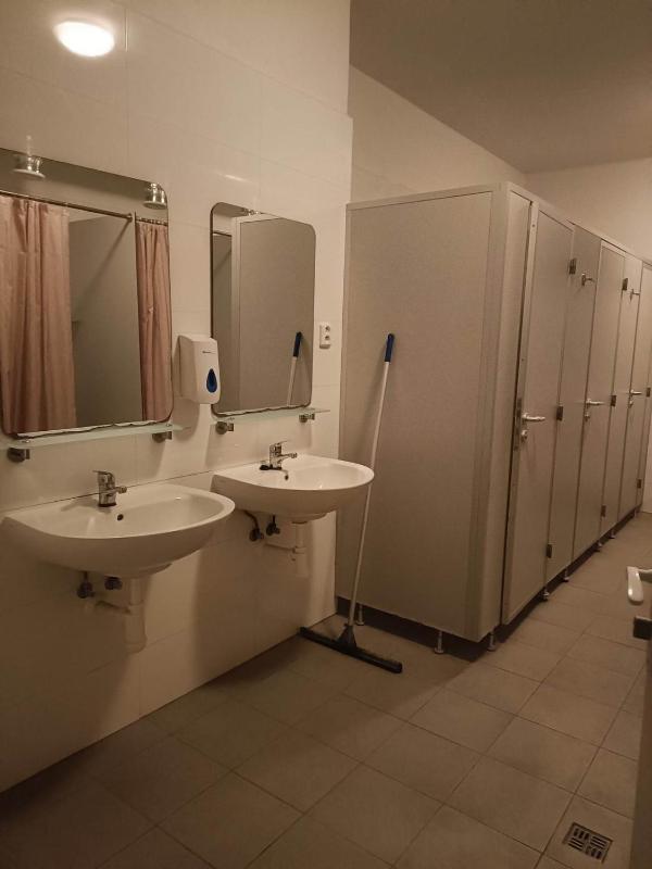 Mixed Dormitory Room image 2