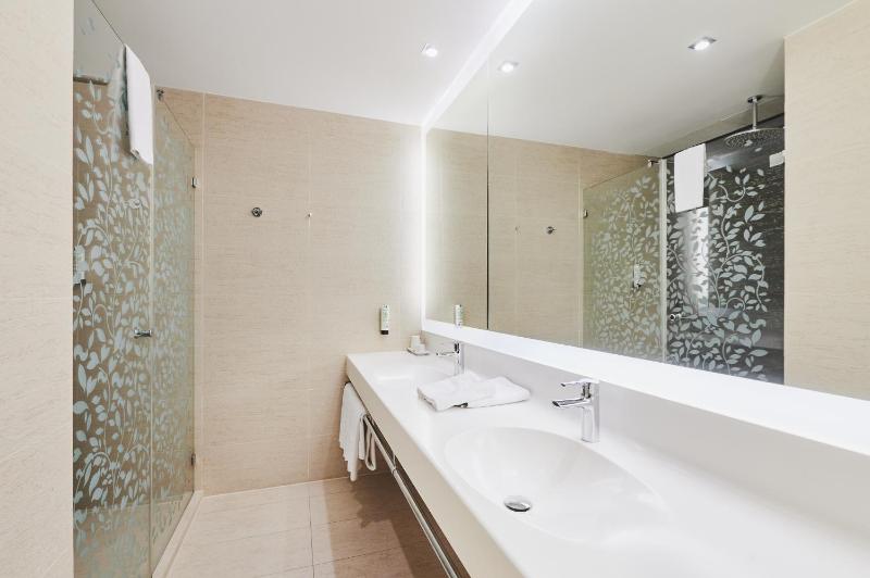 Superior Double or Twin Room image 1