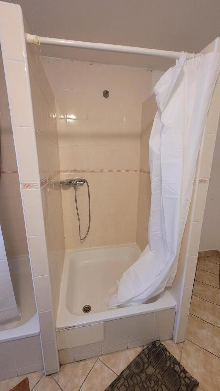 4-Bed Mixed Dormitory Room image 4