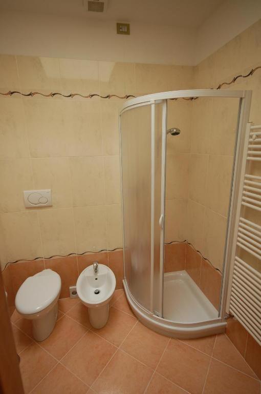 Double Room - Dependence image 4