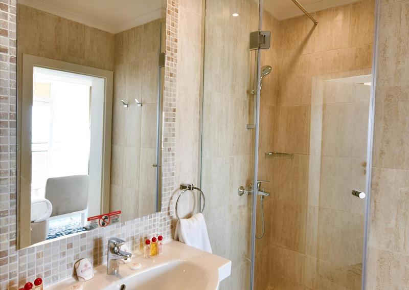 Double Room with Balcony and Sea View (1 Adult + 1 Child) image 2