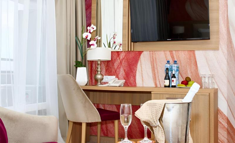 Double Room with Balcony and Sea View (1 Adult + 1 Child) image 4