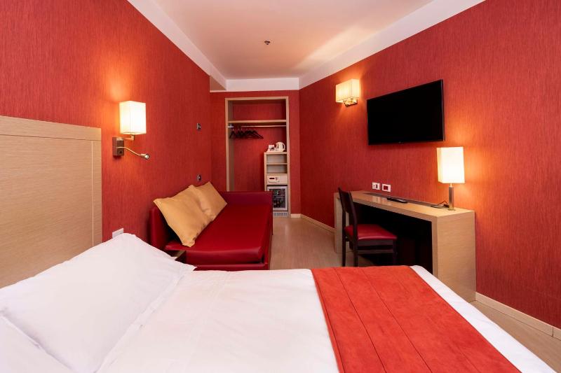 Quadruple Room image 1