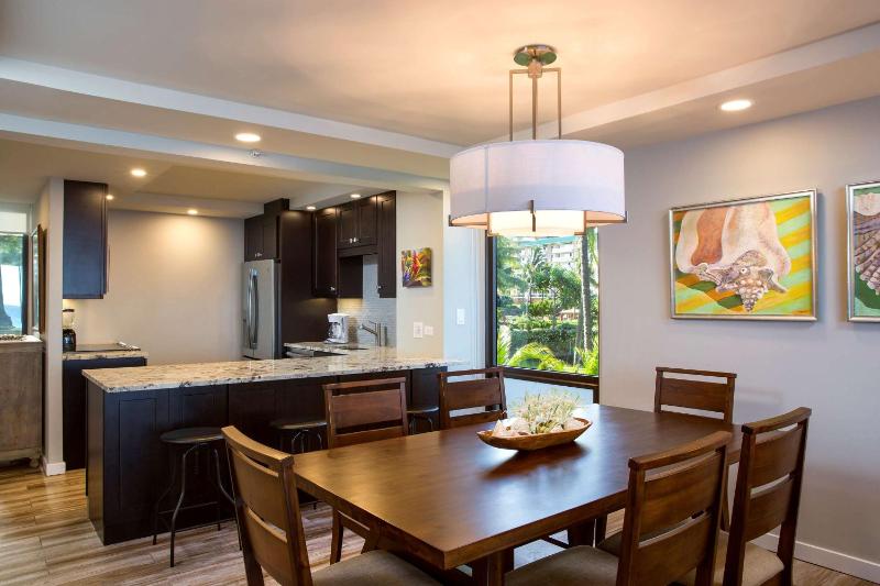 Two-Bedroom with Two Baths and Ocean Front Premium View image 4