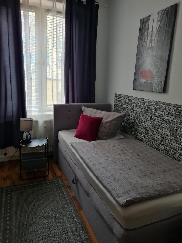 Single Room with Private External Bathroom 101 image 1