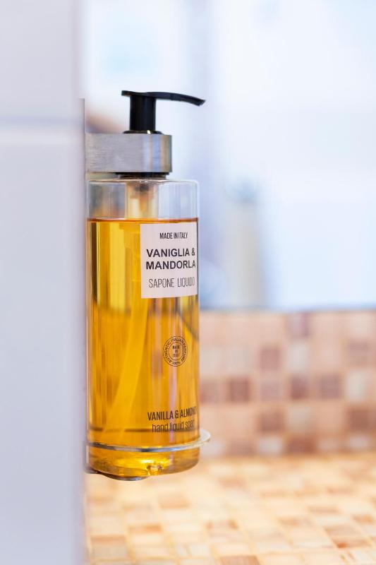 Small Double Room image 1