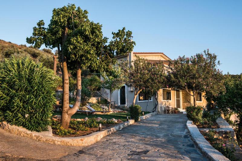 Three-Bedroom Luxury Villa image 2