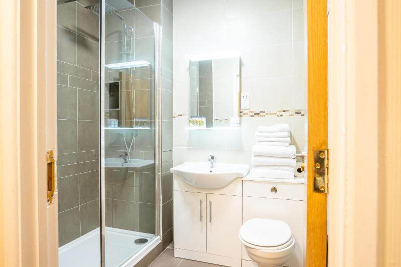 Double Room image 4