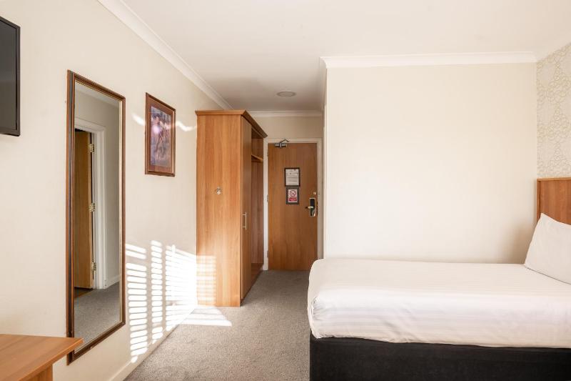 Double Room image 2