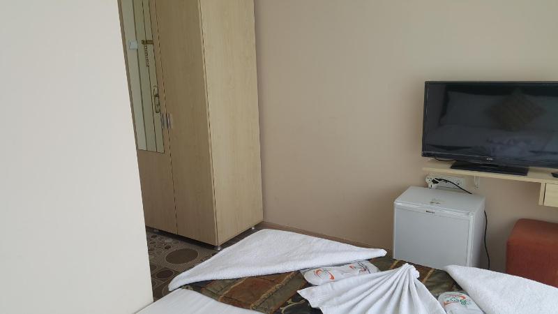 Economy Double Room image 4