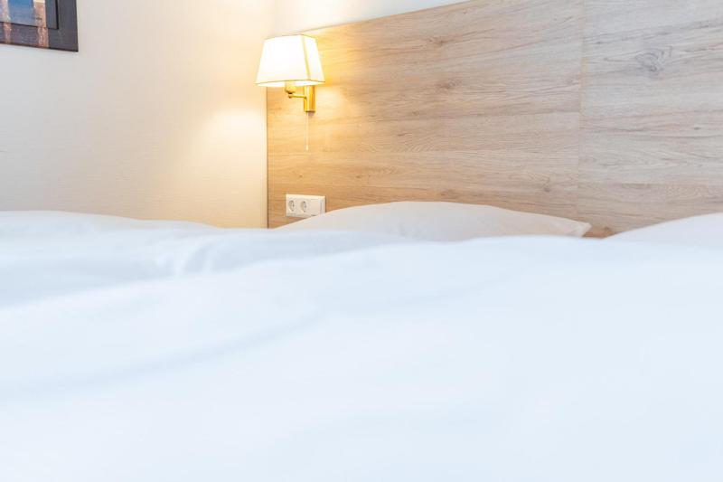 Economy Triple Room image 2