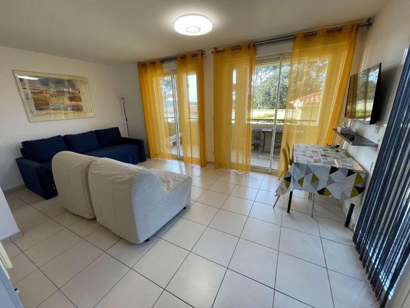 Locations de vacances à Six-fours avec piscine et parking privé et à 800m de la plage - image 8