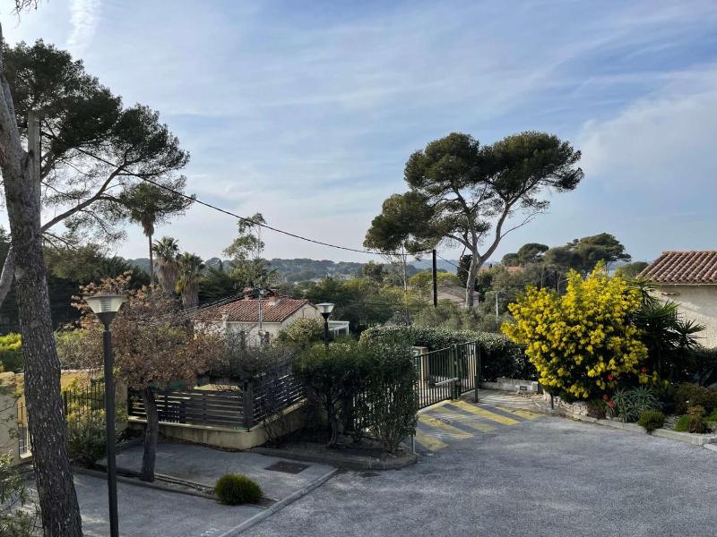 Locations de vacances à Six-fours avec piscine et parking privé et à 800m de la plage - image 7
