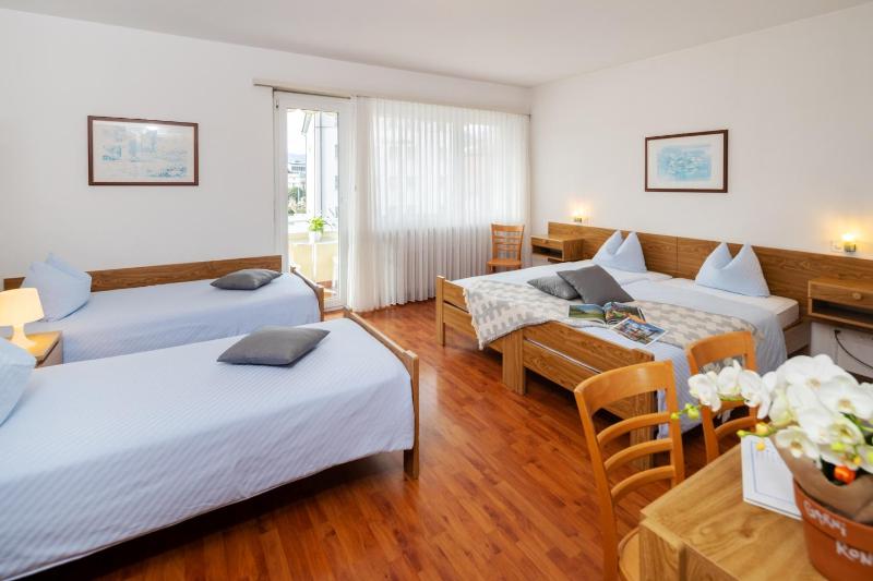 Quadruple Room with Balcony image 1