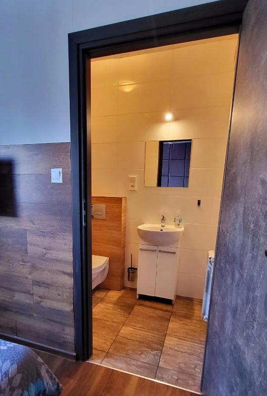 Double Room image 3