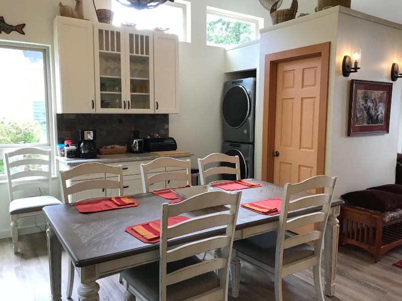 Two-Bedroom House image 3
