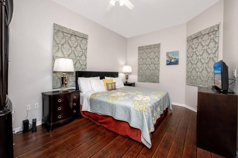 200 Harborview Grande - image 24