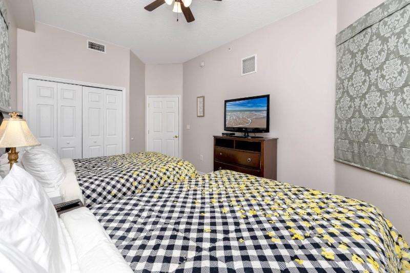 200 Harborview Grande - image 19