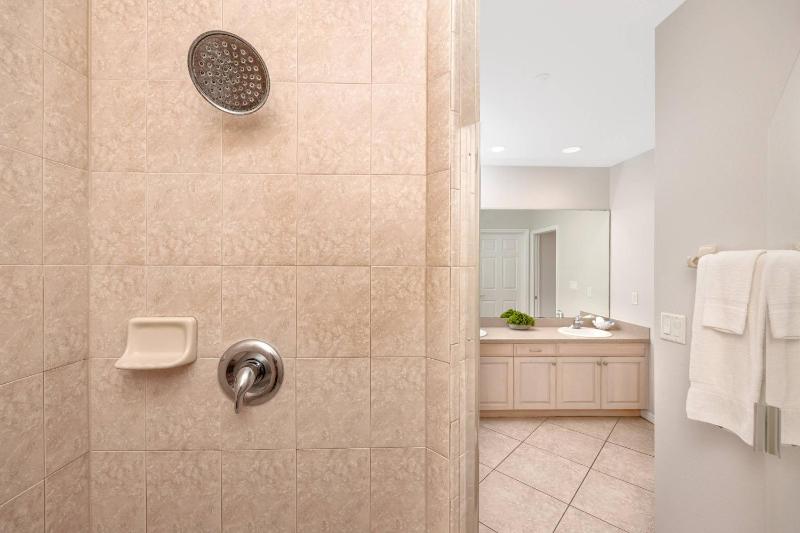 200 Harborview Grande - image 5