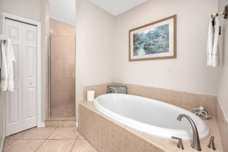 200 Harborview Grande - image 31
