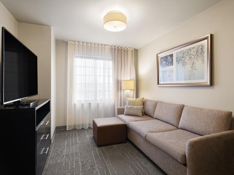 One-Bedroom King Suite image 2
