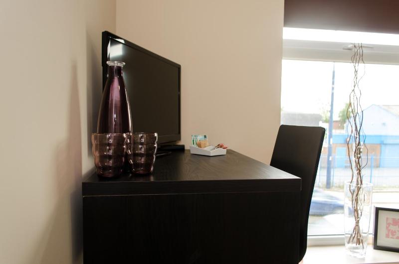 Single Room image 3