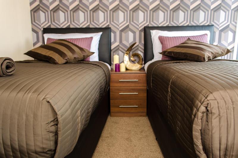 Twin Room image 3