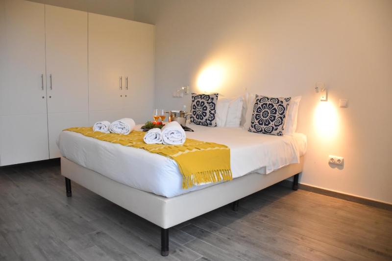 Deluxe Double Room image 3