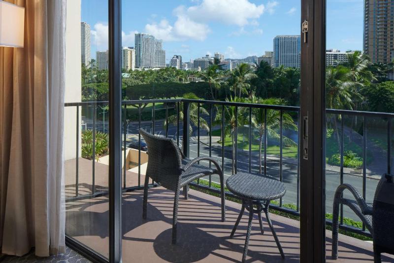 Diamond Head View Room image 4