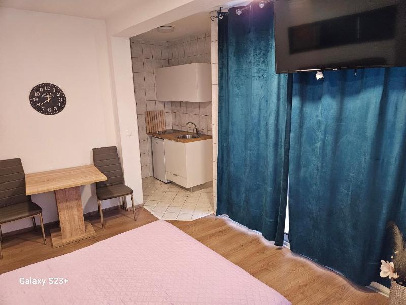 Apartments by the sea Makarska - 21425 - image 9