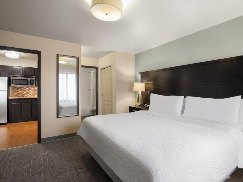 One-Bedroom King Suite image 4
